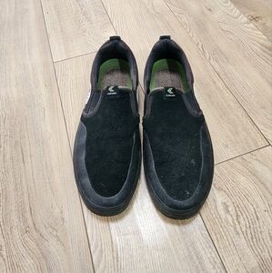 Cariuma mens slip-on shoes size 12 black